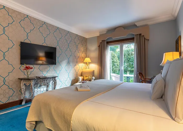 Pestana Palace & National Monument - The Leading Of The World